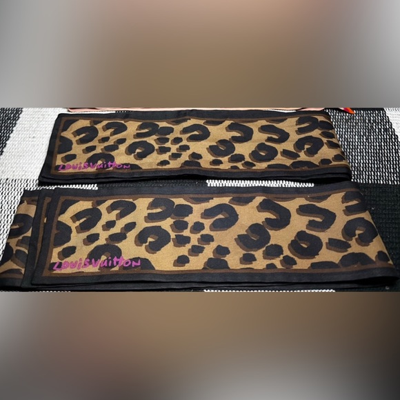 Louis Vuitton Bandeau Silk Leopard Scarf Brown 120 cm 8 cm LV UNIFORM RARE - Picture 2 of 2